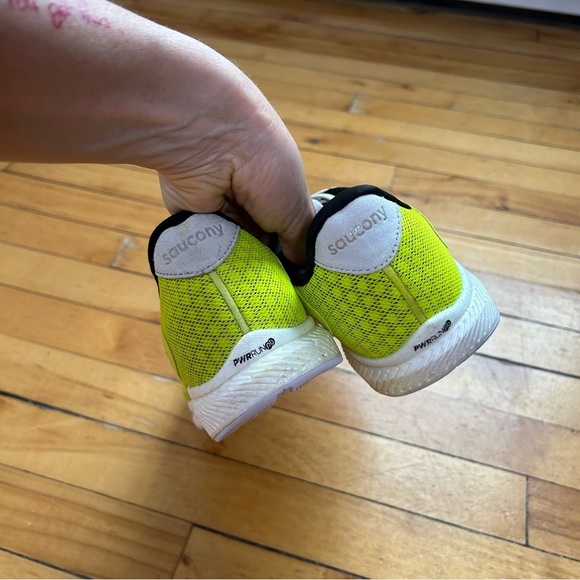 Saucony Sz 9 Neon Yellow Power Run Running Sneaker Shoes - Picture 5 of 12
